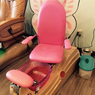 How cute is this! Mommy daughter day idea!