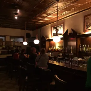 Regulars on a lazy weeknight. Pressed copper ceiling, period lighting, and large photos of Youngtowns Steel mill hey day.