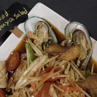 23. Seafood Papaya Salad