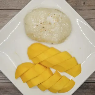 Homemade sticky rice with mango