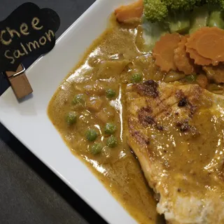 42. Choo-Chee with Salmon