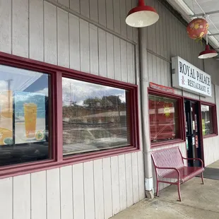 the outside of the restaurant