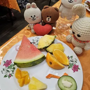 First round: fresh fruits, canned fruit, and fresh veggies