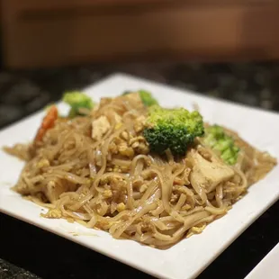 Pad see ew with steamed tofu