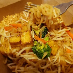 Pad thai tofu