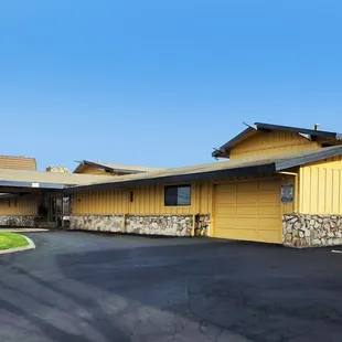 The Royal Palms Motel in Concord California offers exceptional service and affordable rates.