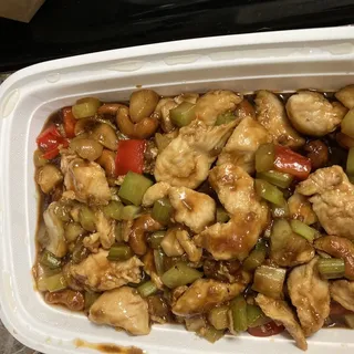 Chicken with Cashew Nuts