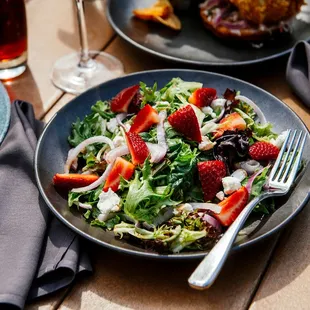 Park 600 Strawberry Spinach Salad