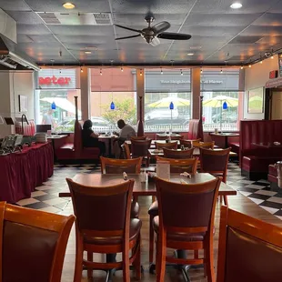 sushi and sashimi, interior