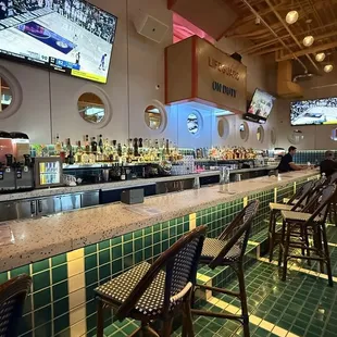 Inside/bar