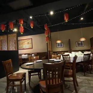 the dining area of a chinese restaurant