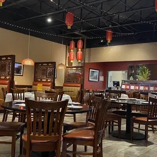 the dining area of a chinese restaurant