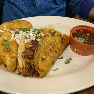 Quesabirrias - four come on the plate