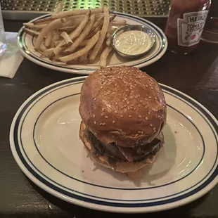 Royal Tavern Burger