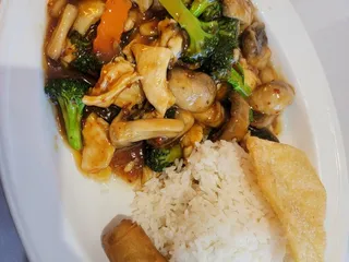 Twin Dragon Mandarin Cuisine