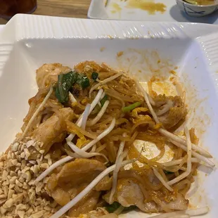 Chicken pad thai