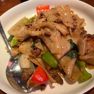 Pad See-Iew - delicious stir fried flat noodles with Thai soy bean sauce! (July, 2023)