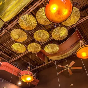 Nice umbrella decor on the top