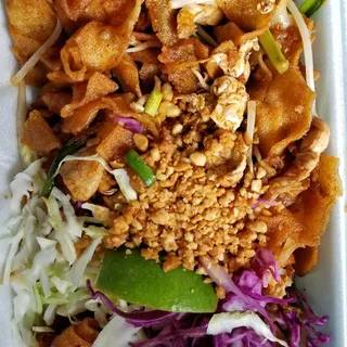 48. Crispy Pad Thai Plate