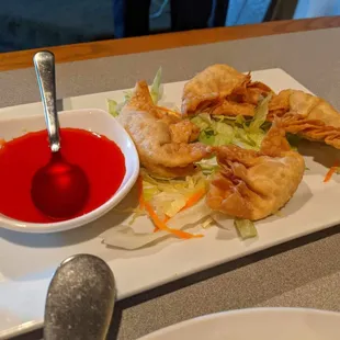 Crab cheese wontons