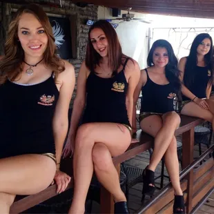 Royal wings Girls!