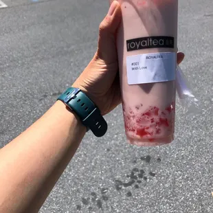 With love (&quot;novelty drink&quot;): rose tea, strawberry hearts (but stars were used instead of hearts), and white boba.