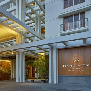 Four Seasons Ko Olina Hotel Limo Service