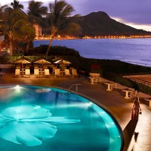 Halekulani Hotel Limo Services