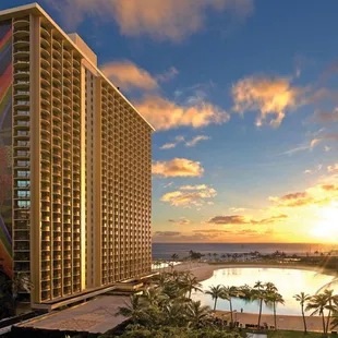 Hilton Hawaiian Village Limo Services