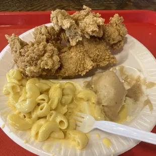 9 pc chicken chunk with side of mashed potatoes and Mac and cheese
