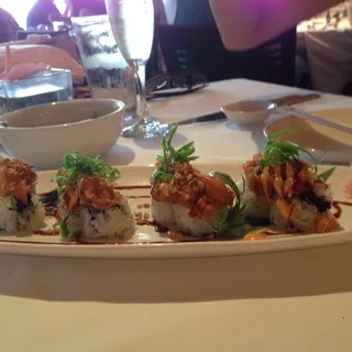 Spicy Garlic Ahi Roll*