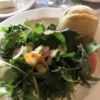 Nalo & Kahumana Mesclun Green Salad