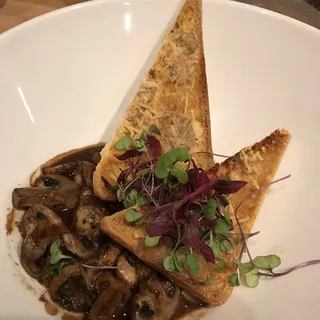 Hamakua Alii & Crimini Mushrooms