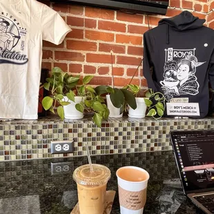 L-R: iced coffee with milk, and a Hot Thai Tea w. Almond Milk.