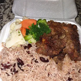 I ordered Jerk Chicken and this is what they served.