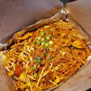 Chicken pad thai