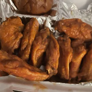 8 piece traditional wings with hot sauce