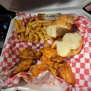 7. 8 Piece Traditional Chicken Wing Combo Meal