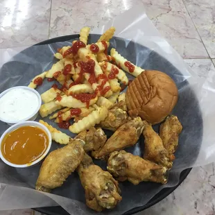 fried chicken, fried chicken wings, bbq chicken, poultry, chicken wings and fried chicken, bbq wings, food, chicken wings, chicken