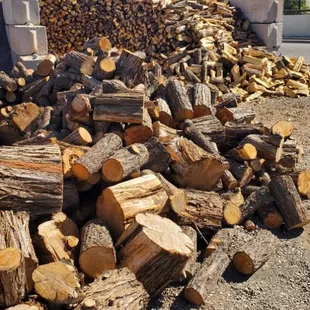 Split and seasoned cedar/pinon mix firewood