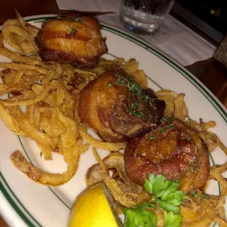 SCALLOPS WRAPPED IN BACON