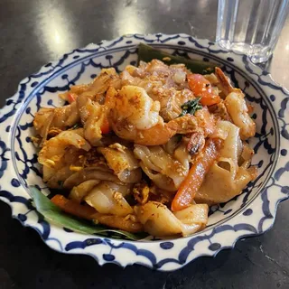 Kee Mao (Drunken Noodle) Lunch