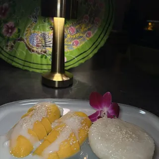 Mango with coconut sticky rice