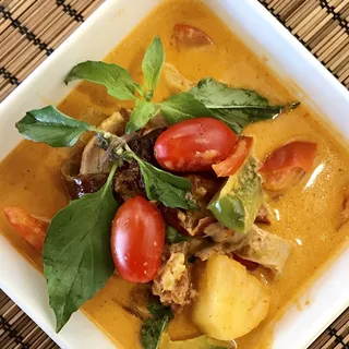 ROASTED DUCK CURRY (Rice Not Included - Not Vegetarian)