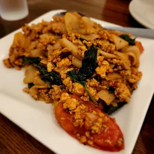 Drunken noodles with minced chicken