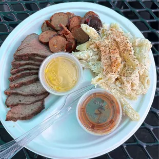 2 Meat Plate 1 Side  Tri-Tip and Link, Mac and Cheese