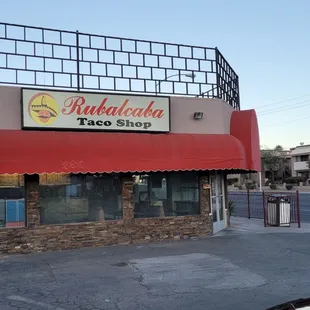 Closed 720am Sunday morning. Certainly no longer 24/7