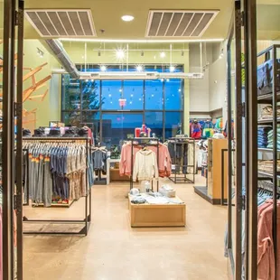 Rubber Rabbit is an active lifestyle boutique located in Hotel Chaco in Albuquerque's Sawmill District.