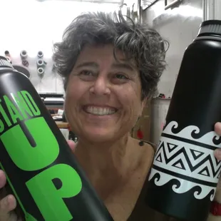 Our Hawaiian Island Decals work great on water flasks.  Double wall aluminum 40 oz $30 and 21oz $25 include decal of your choice.