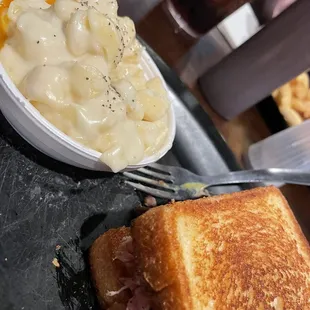 Incredibly good mac &amp; cheese, and their basic Pulled Pork Sandwich you also have the option of a bun if you want.